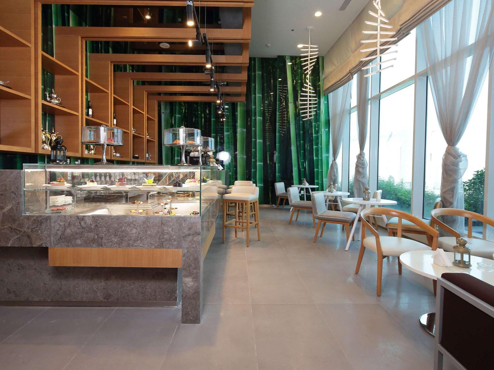 Novotel Jazan Extérieur photo The interior of the restaurant