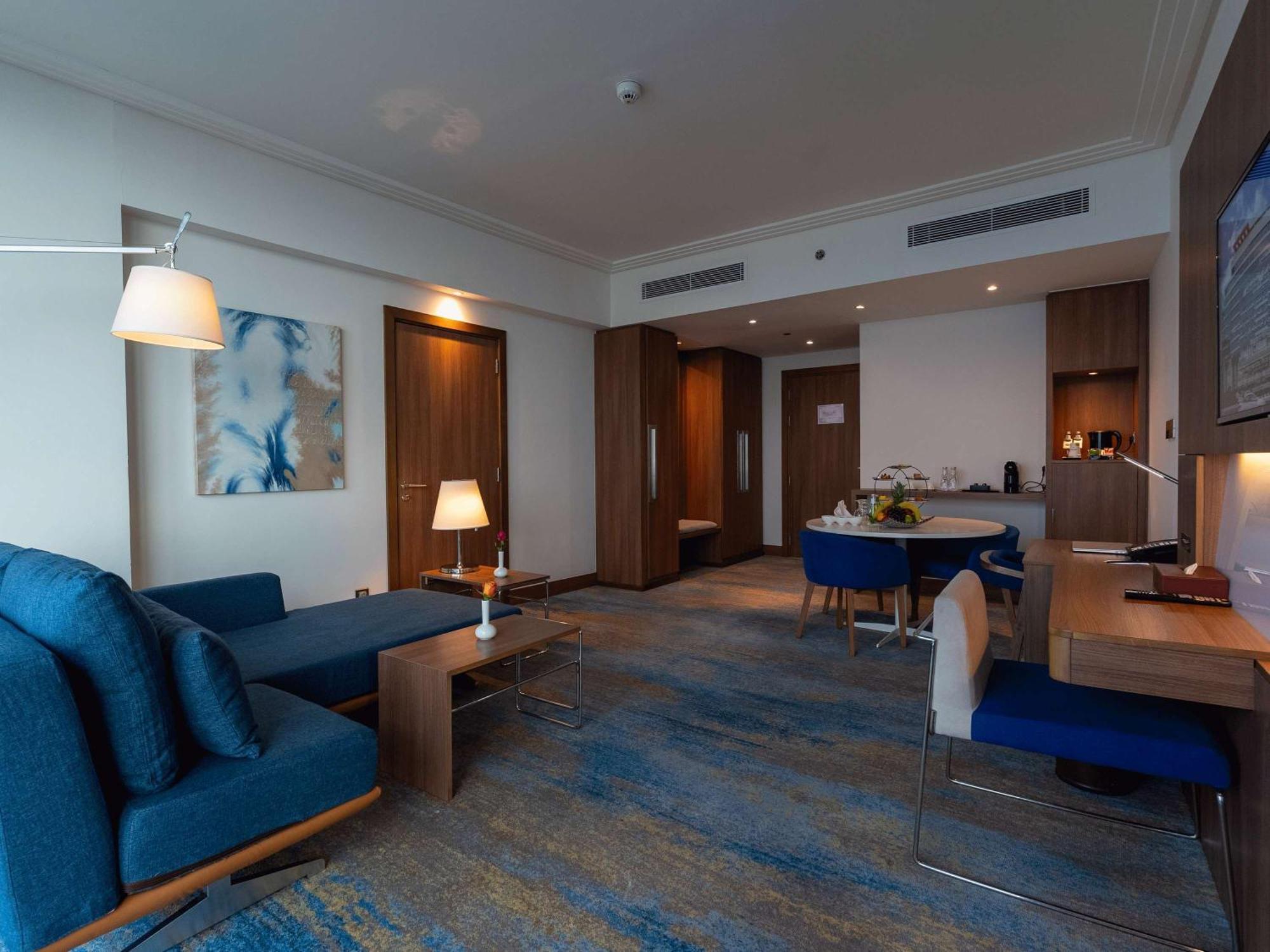 Novotel Jazan Extérieur photo Suite at the hotel