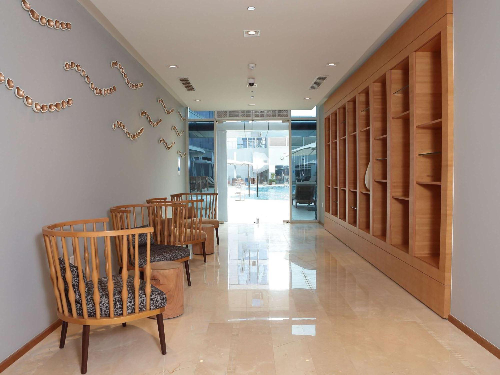 Novotel Jazan Extérieur photo The interior of the hospital